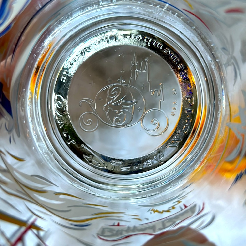 McDonald’s 25th Anniversary Disney Glass - Picture 6 of 7